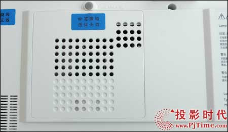 明基(BENQ)W100投影機的燈泡和散熱