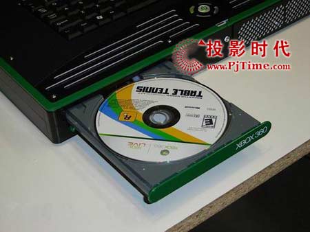 XBOX360 NB游戲機(jī) 光驅(qū)在左前測(cè)