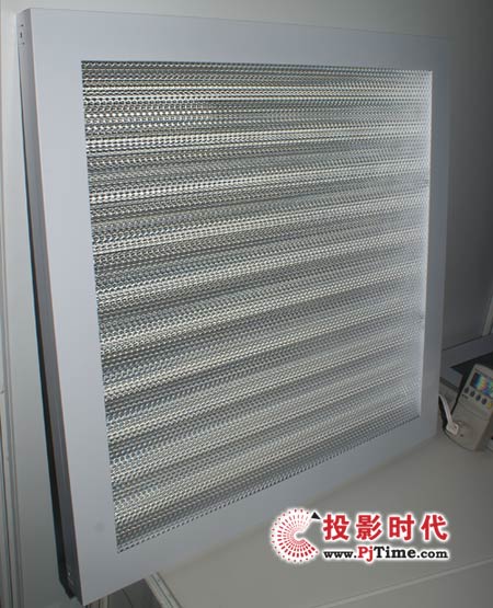 現場展示了一個60瓦的燈是如何節能的