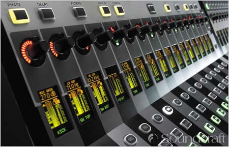 Soundcraft Si2{_