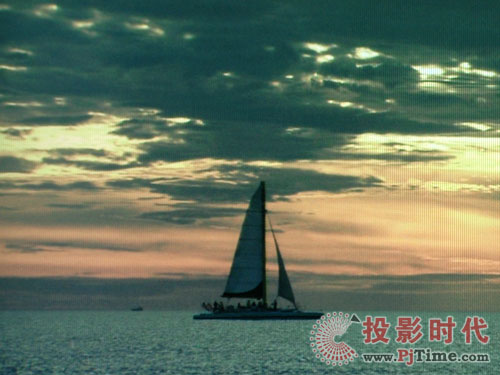 松下PT-AE3000C投影機抗噪點