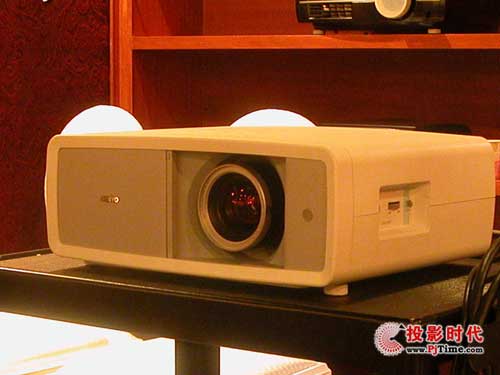 PK PLV-Z700HC5500