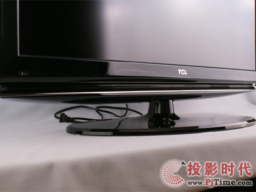 TCL自然藍(lán)光電視外觀細(xì)節(jié)特寫(xiě)