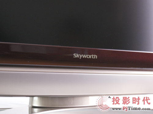 創維42L03RF液晶電視:酒紅高光無痕工藝外觀