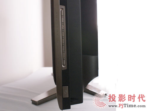 創維42L03RF液晶電視:酒紅高光無痕工藝外觀