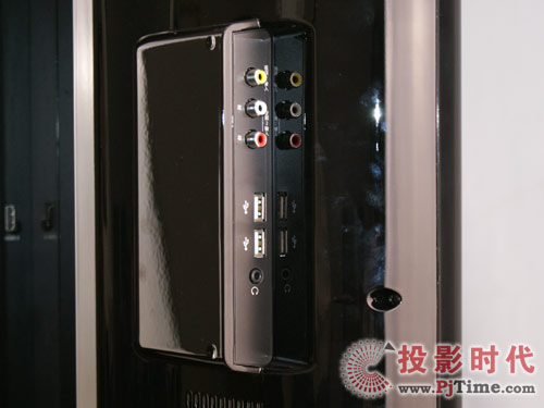 TCL自然藍光電視豐富接口配備
