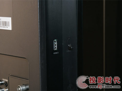 TCL自然藍光電視豐富接口配備