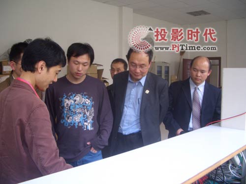 上海世博局相關領導、專家考察迪士普