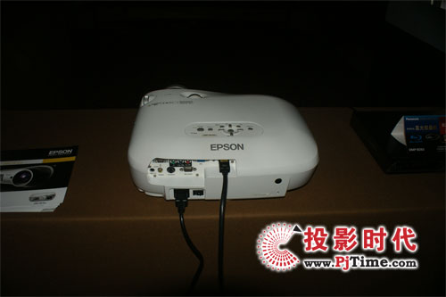 y720PͶӰC EH-TW700