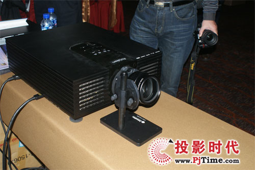 2009WͥͶӰC-չʾƪ
