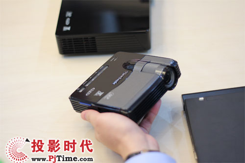  (yu)PLED-W200Сp