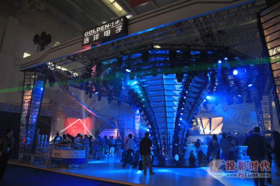 ӾĢꇣW2013չ