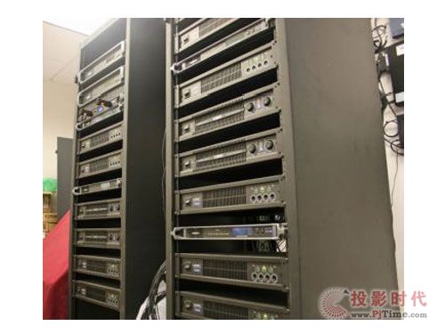Q-Sys™ Core 500i ڰr⡱ݵĿֲw