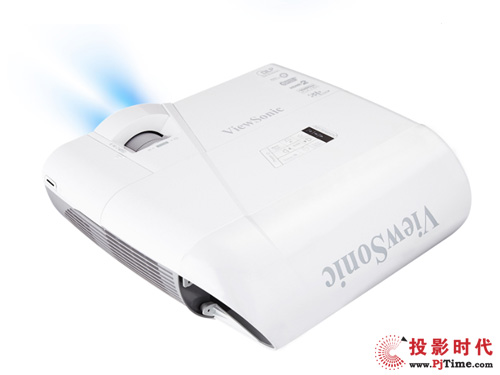 ͶӰCy1080PCNinfocomm 2015չ