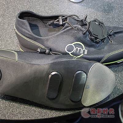VRܲCVirtuix Omniw򞣺SMF(xin)ܹǸ
