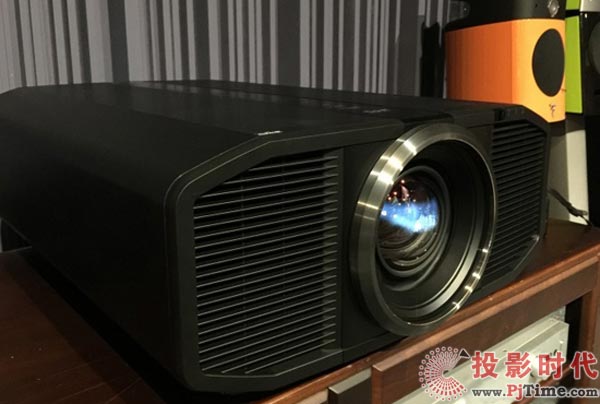 JVC_ԭ4KͶӰC+ưbȫѲչ MһעǙCZ1