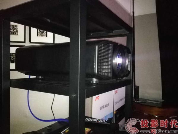 JVC_ԭ4KͶӰC+ưbȫѲչ MһעǙCZ1
