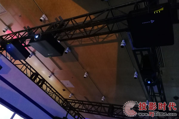 AVANZAӳIFC2019 칤ͶӰ