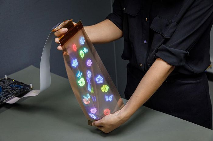 LG Displayаlȫ׿߷ֱʿs@ʾ