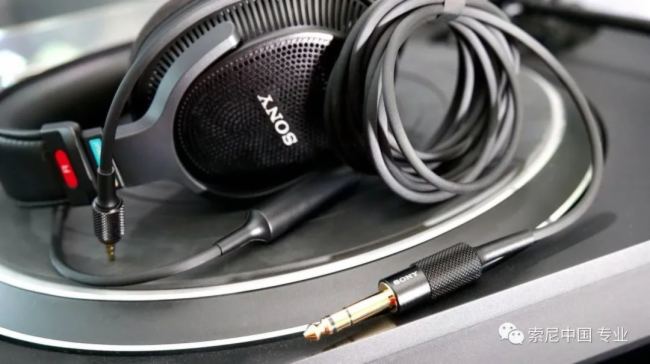 MDR-MV1O C HiFi