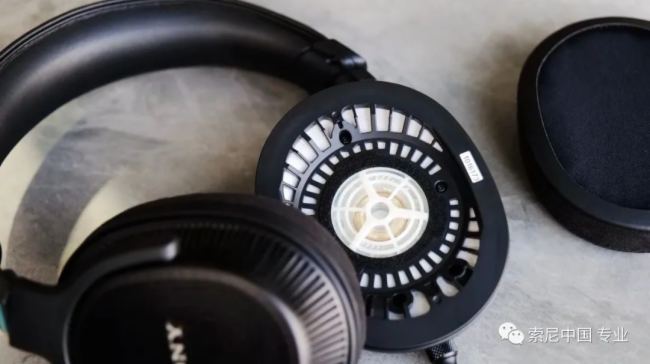 MDR-MV1O C HiFi
