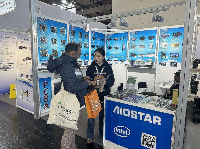 愛鑫微嵌入式無風扇多功能工控機閃耀德國工業展